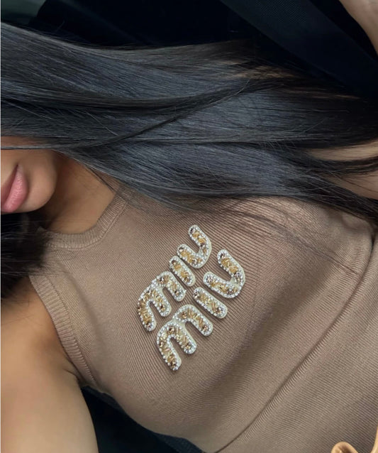 TOP MIU MIU MARRON AVEC LOGO BRODÉ DORÉ