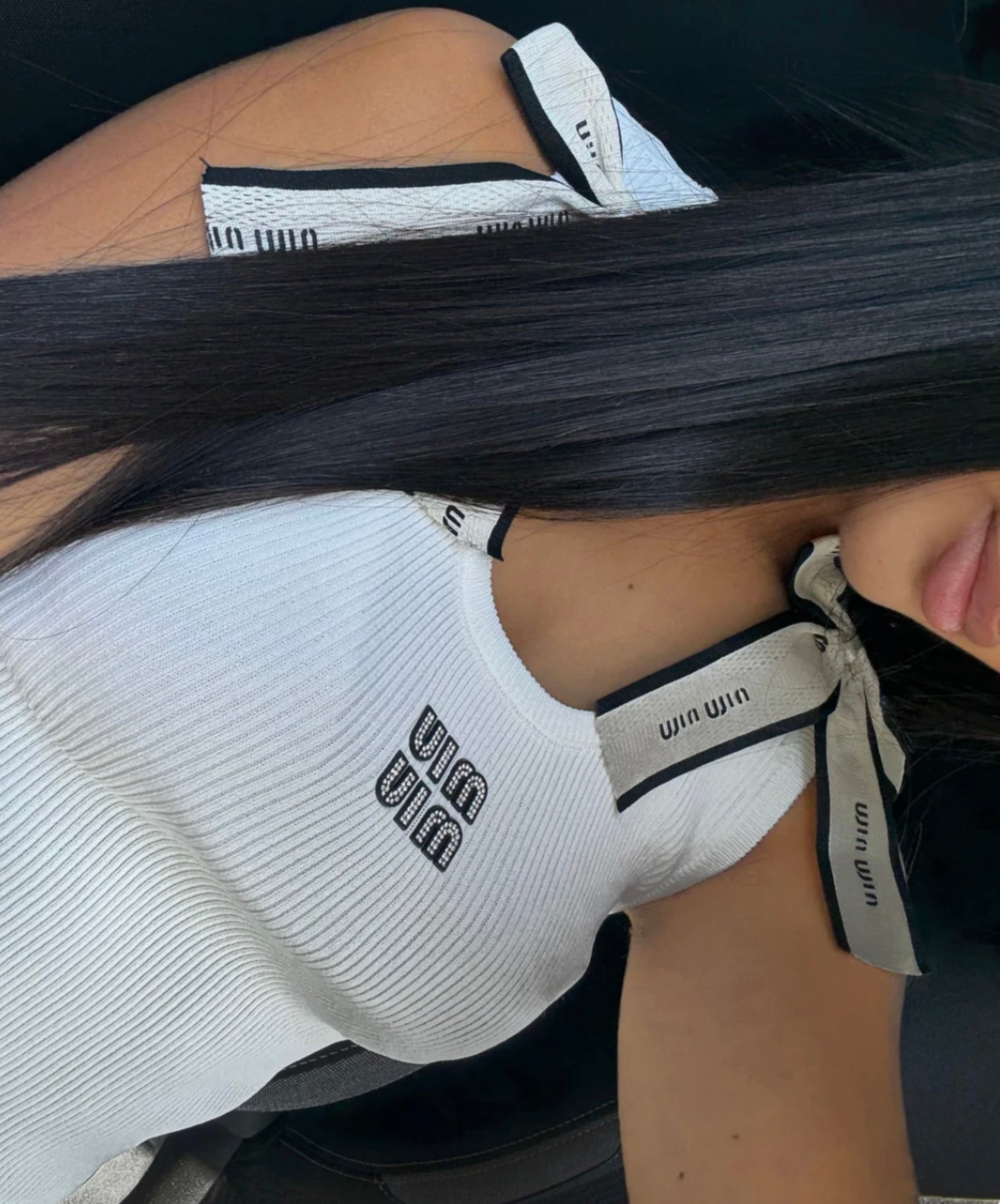 TOP BLANCO CON LAZO MIU MIU