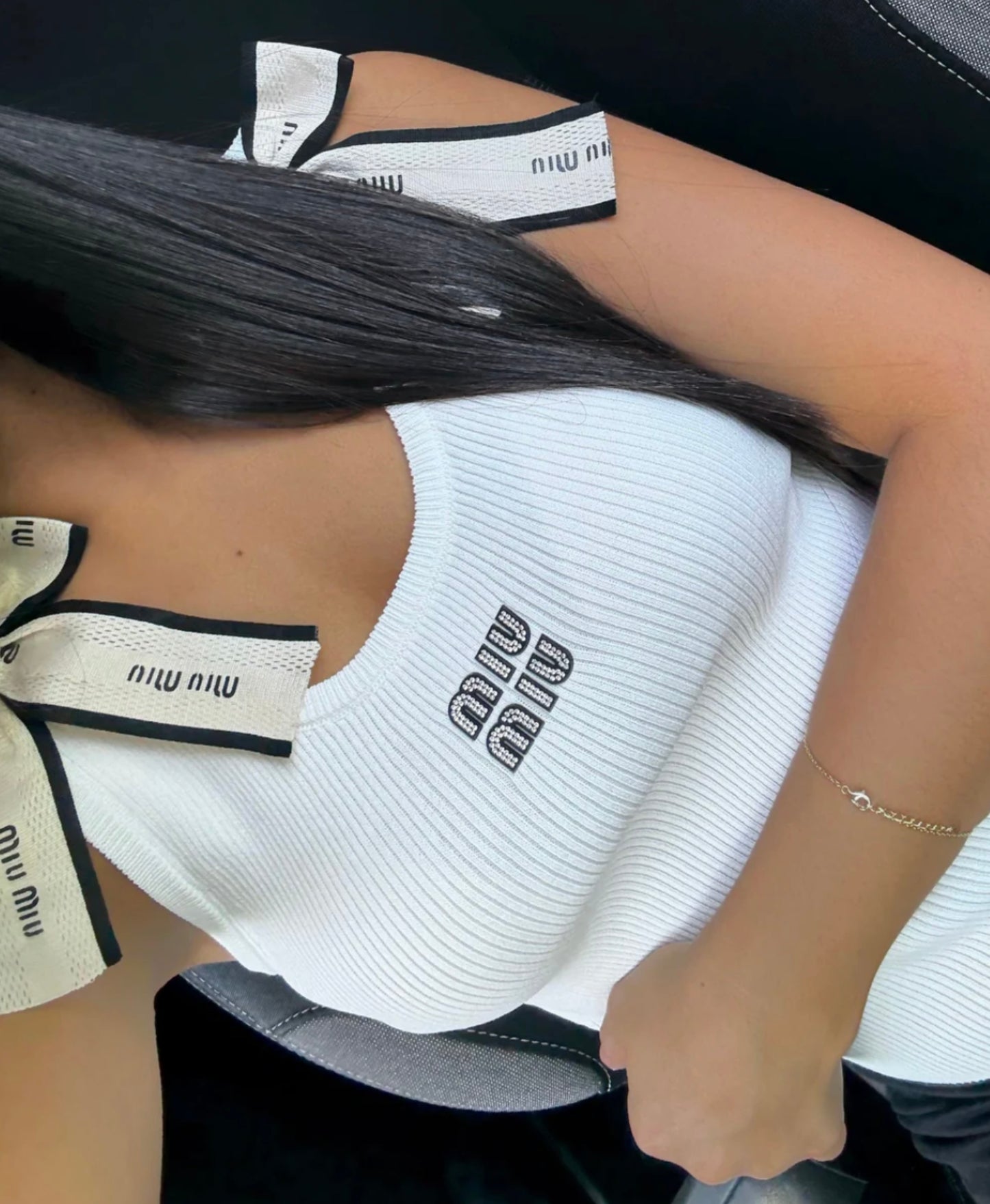 TOP BLANCO CON LAZO MIU MIU