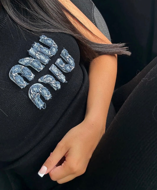 TOP MIU MIU NOIR AVEC LOGO JEAN